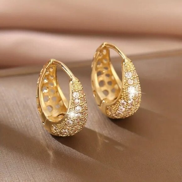 Pave Crystal Huggie Earrings Gold Tone Oval Sparkly Hoops NEW - Picture 2 of 6